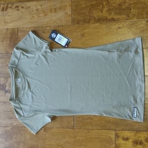 BNWT women's under armor compression heat gear size medium top